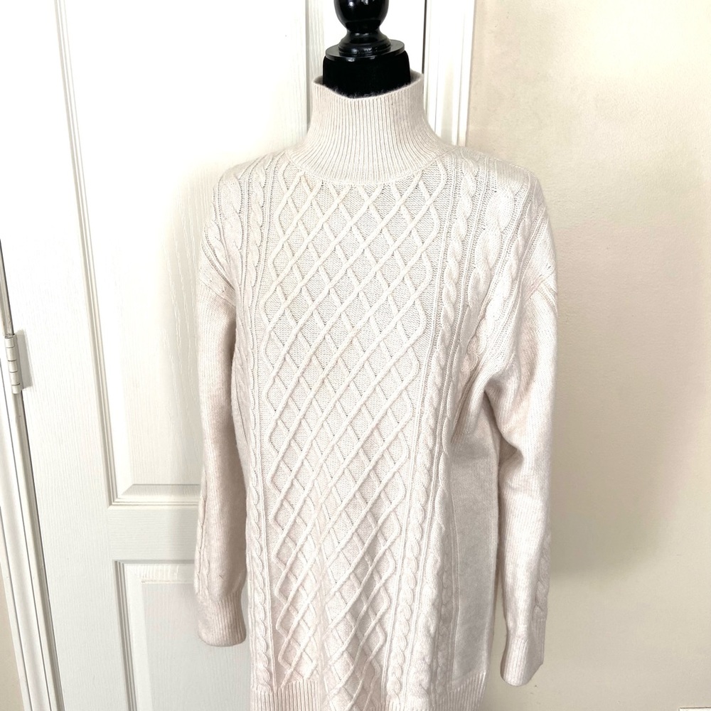 H&M Sweater Womans S  Cream High Low Ribbed Turtleneck Pullover Top